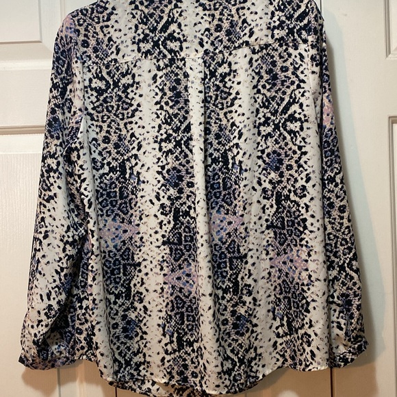 Long sleeve reptile print blouse - Picture 4 of 4
